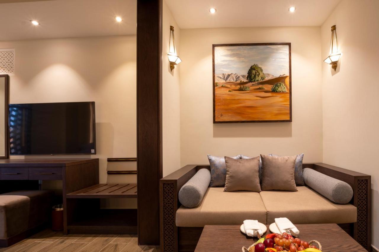 Hotel Al Badayer Retreat By Sharjah Collection à Margham Extérieur photo A suite at the hotel
