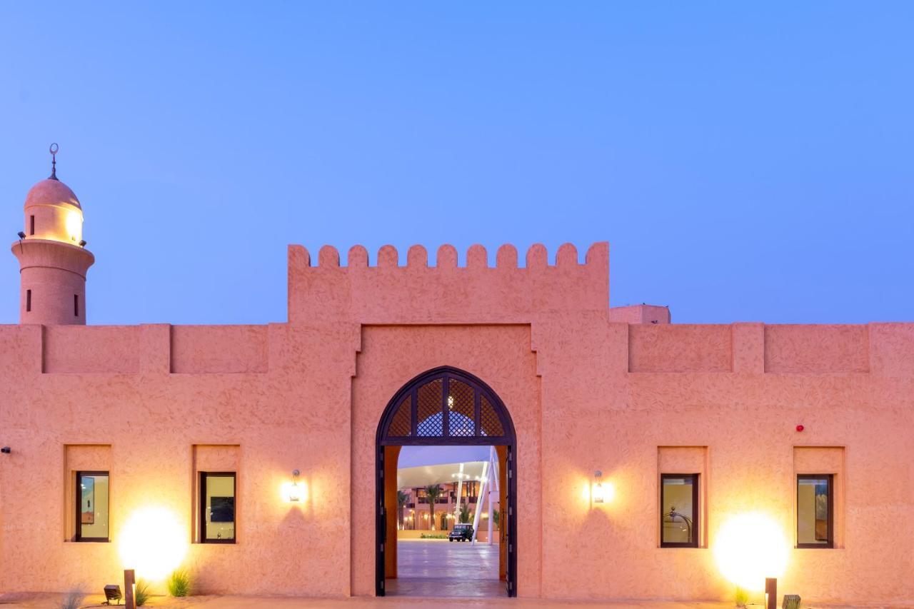 Hotel Al Badayer Retreat By Sharjah Collection à Margham Extérieur photo The entrance to the hotel