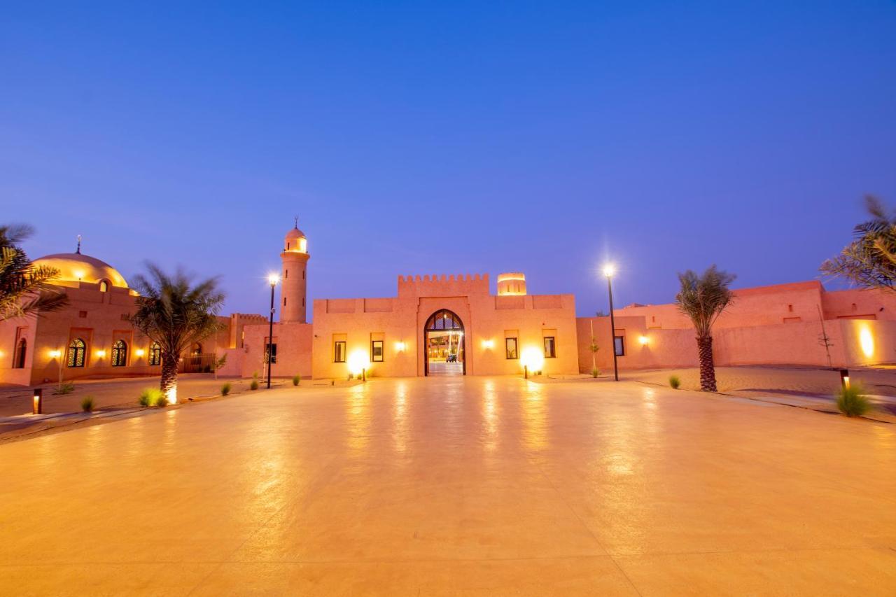 Hotel Al Badayer Retreat By Sharjah Collection à Margham Extérieur photo The main entrance of the hotel